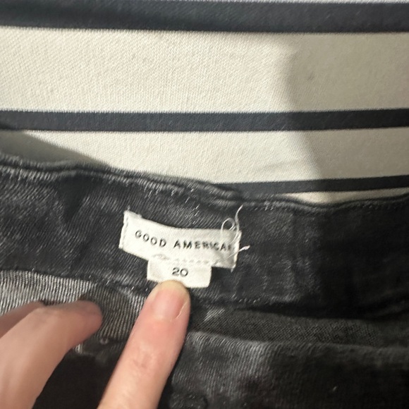 Good American good legs raw hem jeans - Picture 2 of 4